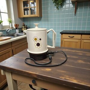 Vintage Regal Poly Perk Coffee Pot Electric Percolator 1970's  2-4  Cup, Daisies